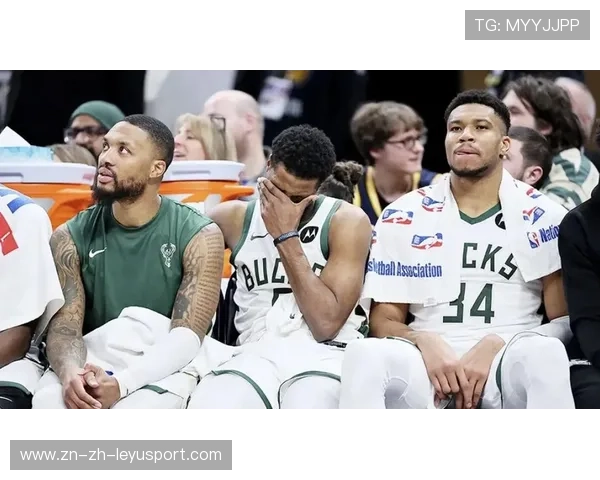 字母哥给球队写激励话，挂更衣室中被拍照传播